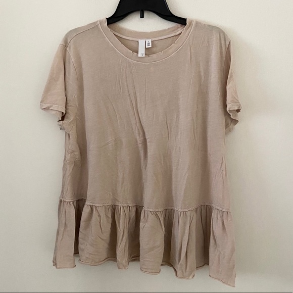 ❤️ B.P. Tan Ruffle T-Shirt with Distressed Collar - Picture 1 of 8